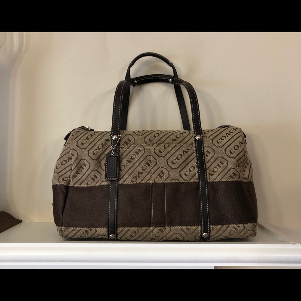 Coach Stripe Lozenge 👜